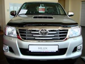 Дефлектор капота на Toyota Hilux (2006-2014)